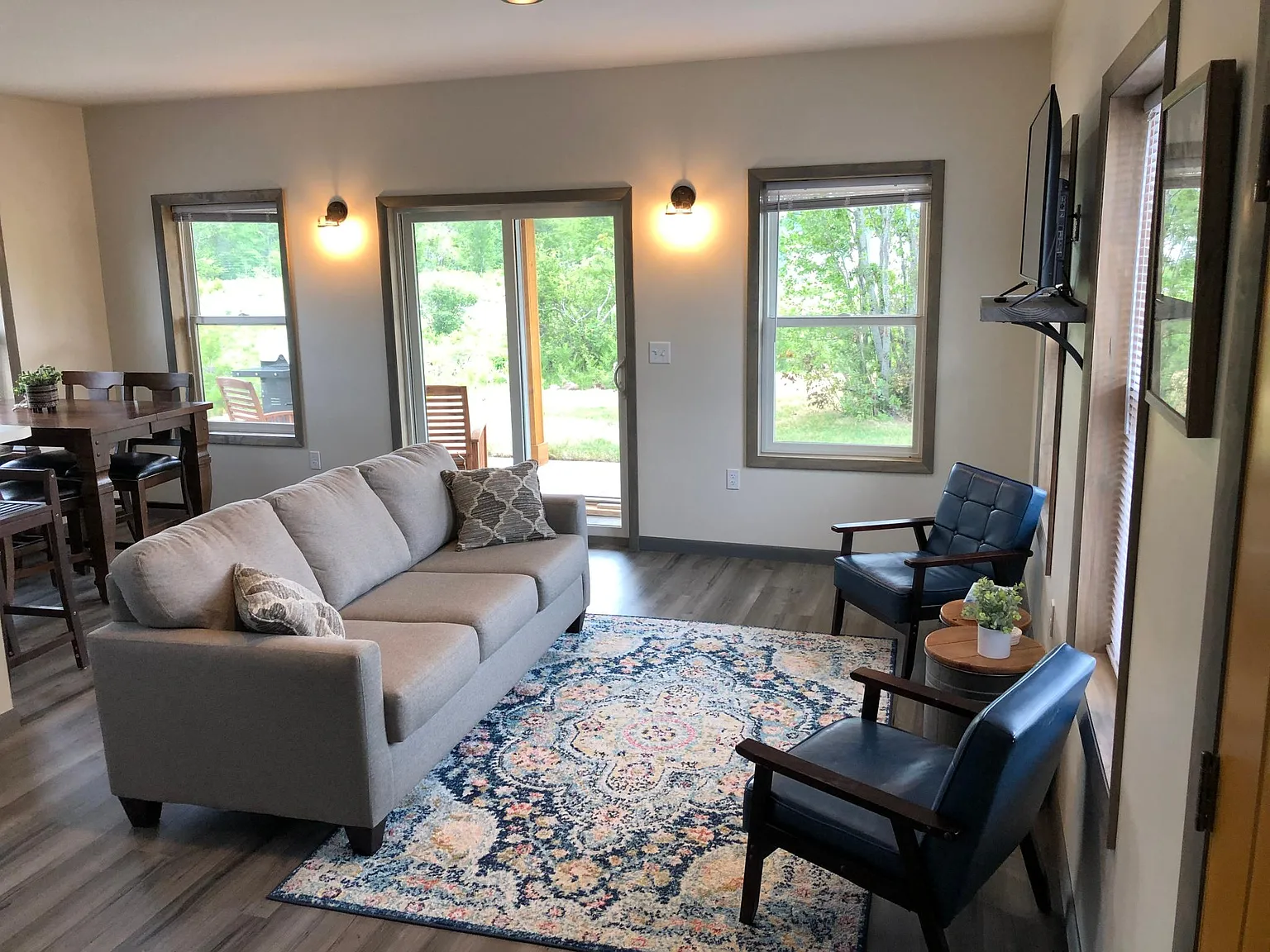 2 bed, 960 sqft, $1,500 — Photo 2