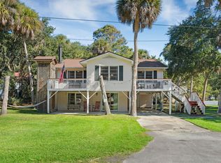 607 Portia St, Edisto Island, SC 29438