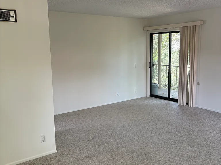551 W Pueblo St #13 — Photo 9