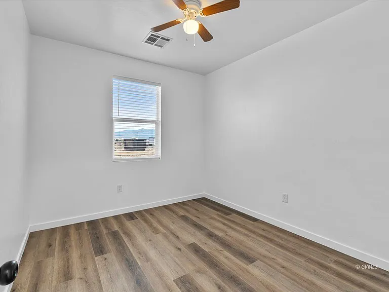 2926 W Eagle Dr — Photo 19