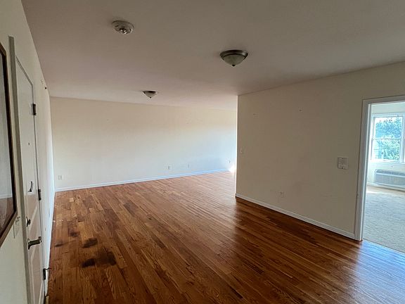 5th image of 438 Palisade Ave #303
