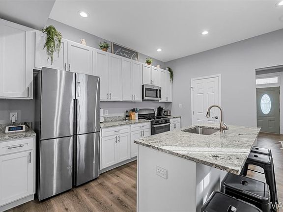 5th image of 614 Horn Ave