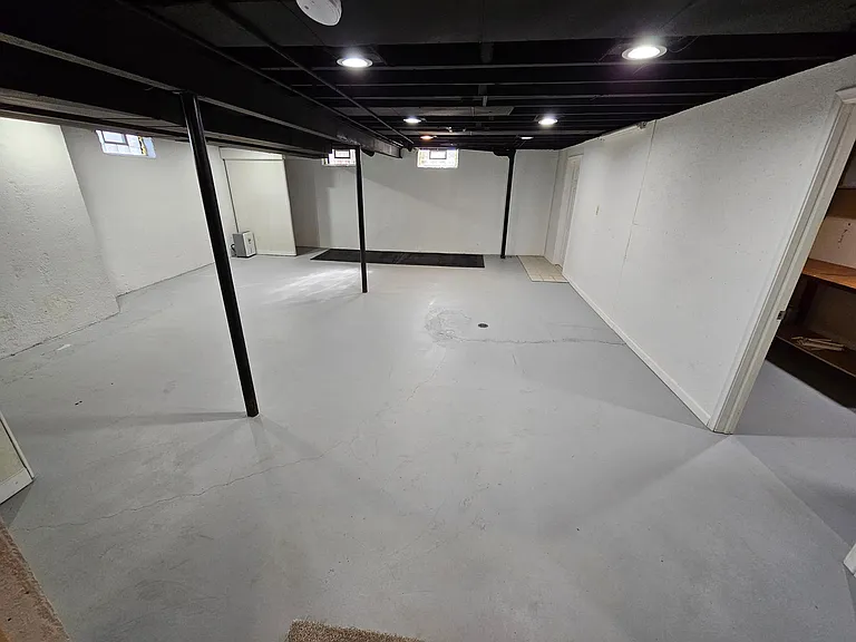 23434 Haynes St — Photo 29