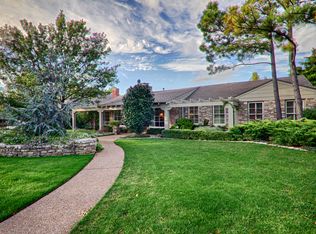 1721 Dorchester Dr, Nichols Hills, OK 73120