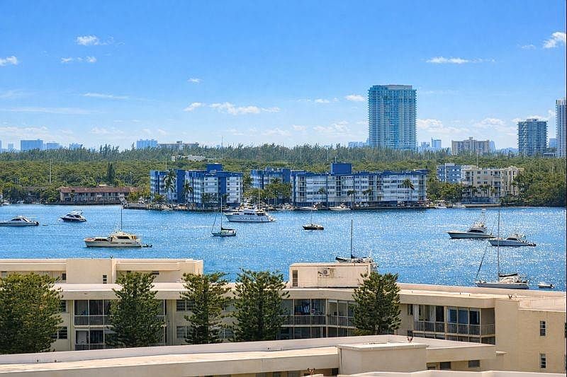 1st image of 18031 Biscayne Boulevard #1104