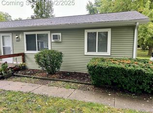 9097 Garfield Dr, Whitmore Lake, MI 48189