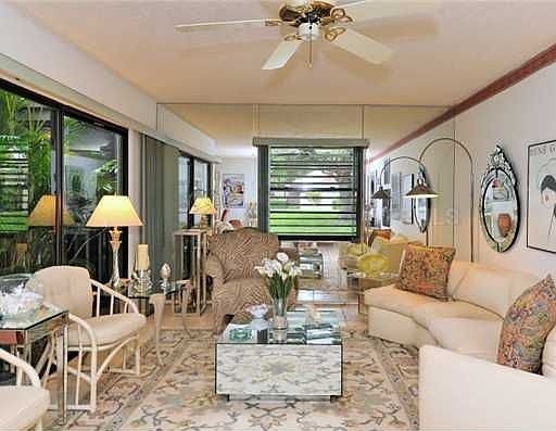 4th image of 3844 Glen Oaks Manor Dr