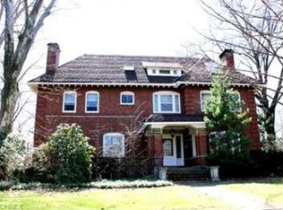 2416 Derbyshire Rd, Cleveland Heights, OH 44106