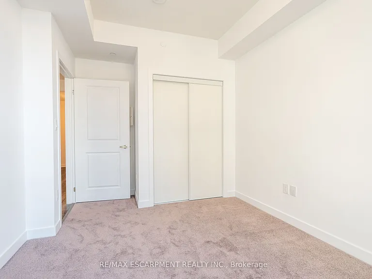 470 Dundas St E #225 — Photo 16