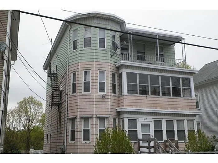 Building Photo - 619 Douglas Ave #3
