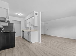 Carriage Park Apartments - Dearborn Heights, MI, Dearborn Heights, MI 48127