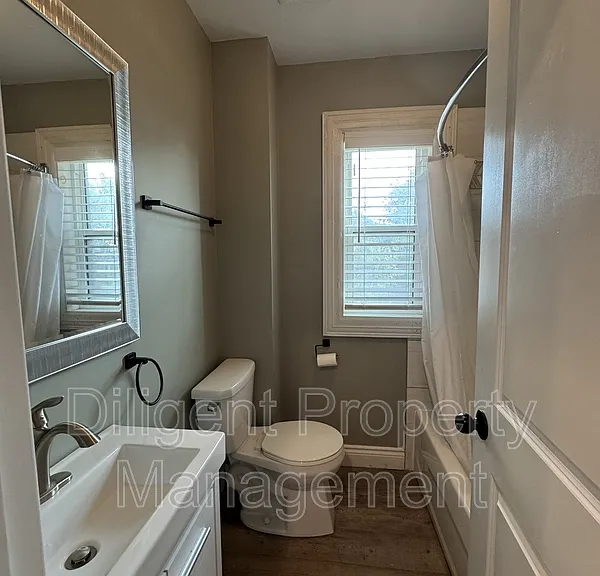 203 Rubidge St #201 — Photo 26