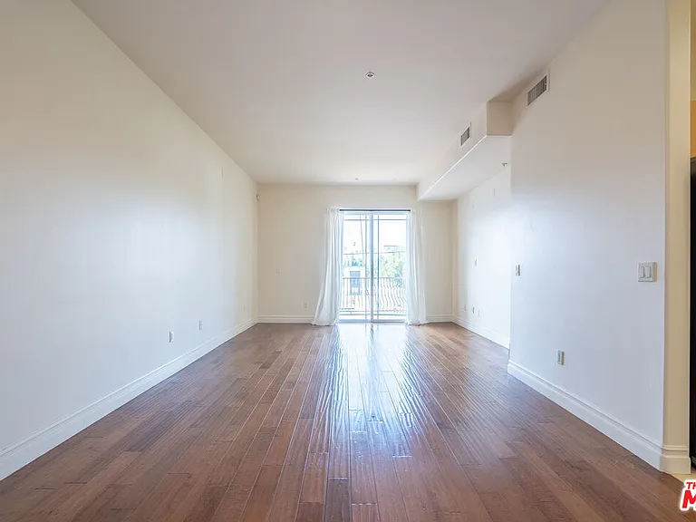 917 S New Hampshire Ave #307 — Photo 8