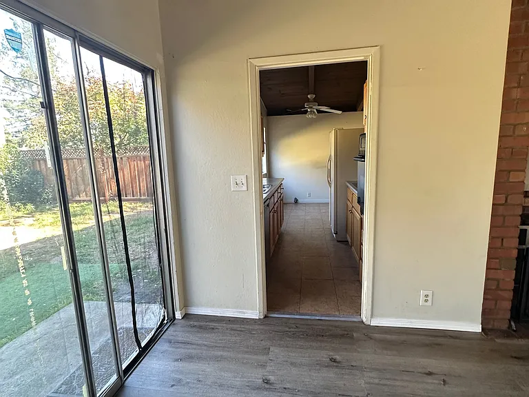 737 Budd Ave — Photo 8