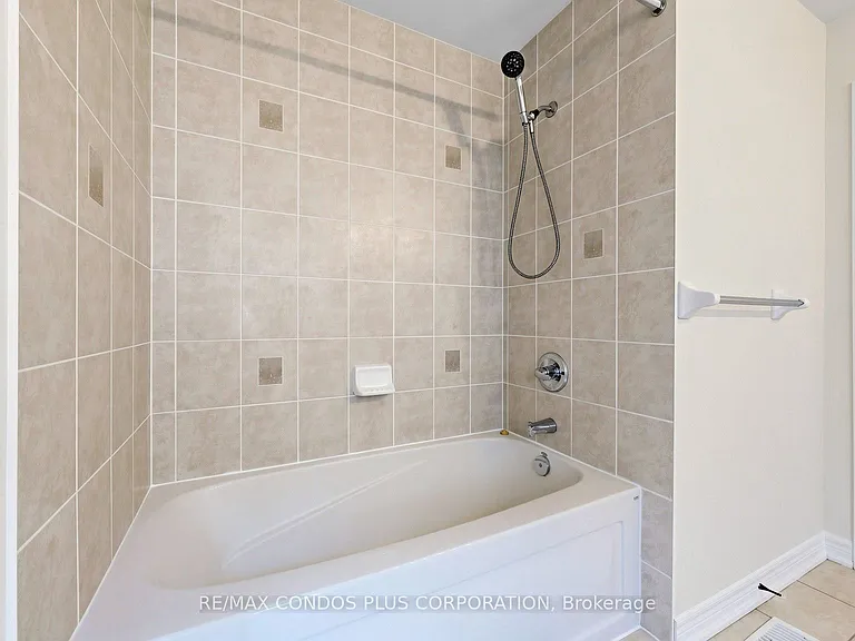 139 Queen Filomena Ave — Photo 43