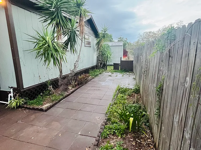 5325 Lime Ave — Photo 5