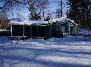 22 4th St, Kingston, NH 03848