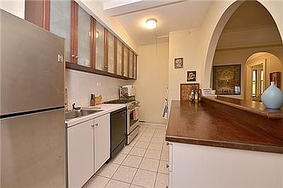 5th image of 179 E 79th St APT 1B