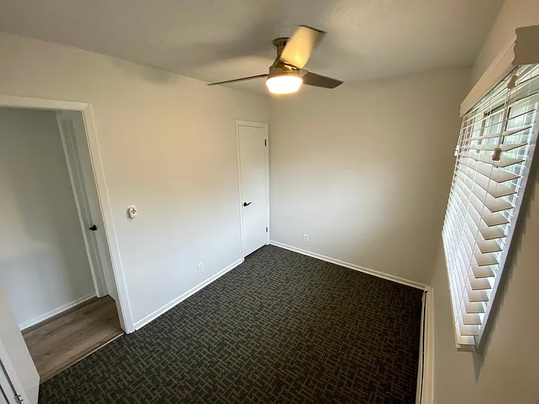 801 S Phillips Ave — Photo 17