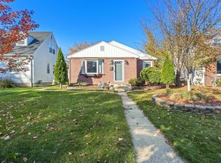 3049 N 77th St, Milwaukee, WI 53222