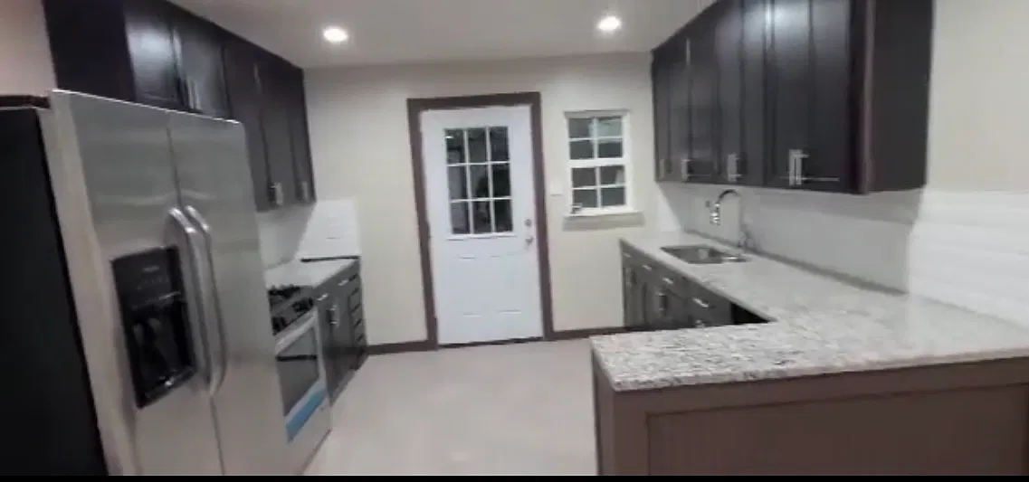 3 bed, 1152 sqft, $1,950 — Photo 3