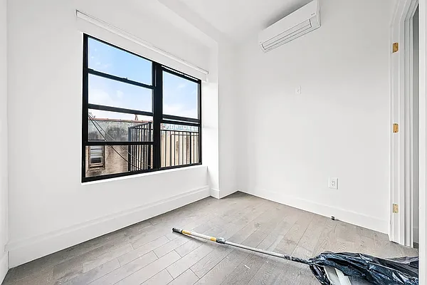 Rented by Yellowstone Equity Management Inc | media 6