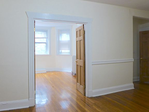 5th image of 382 Riverway