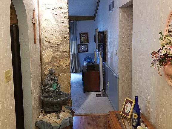 Foyer -from entrance door