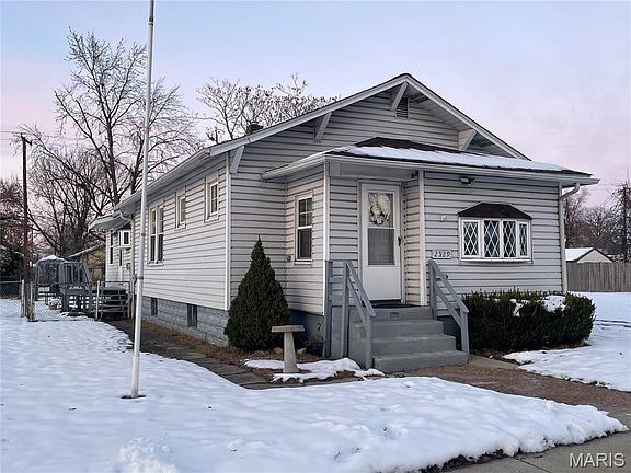 2nd image of 2529 E 25th St