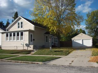 1108 Hamilton St, Manitowoc, WI 54220