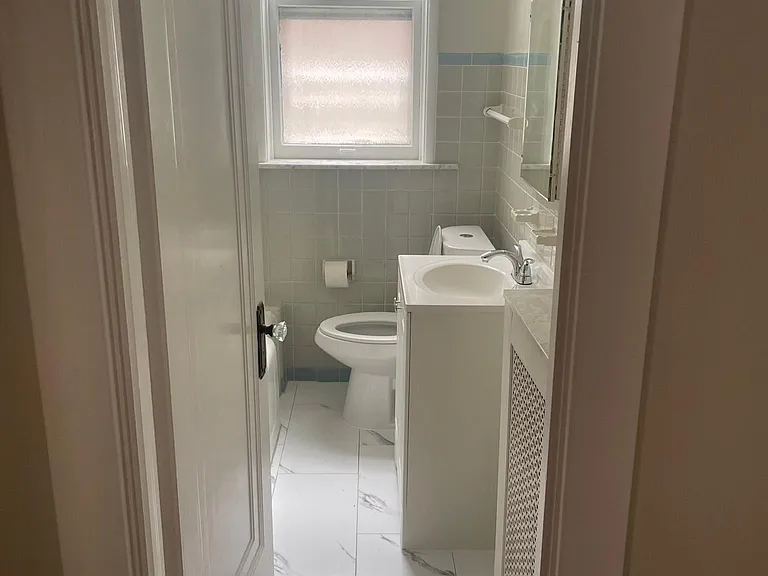 5244 Bancroft Ave #2 — Photo 12