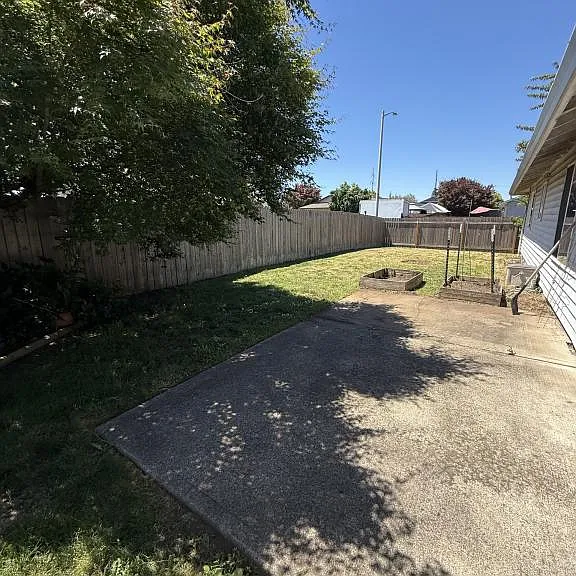 17003 NE 22nd St — Photo 26