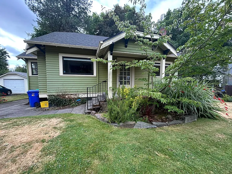 2232 SW Troy St — Photo 2
