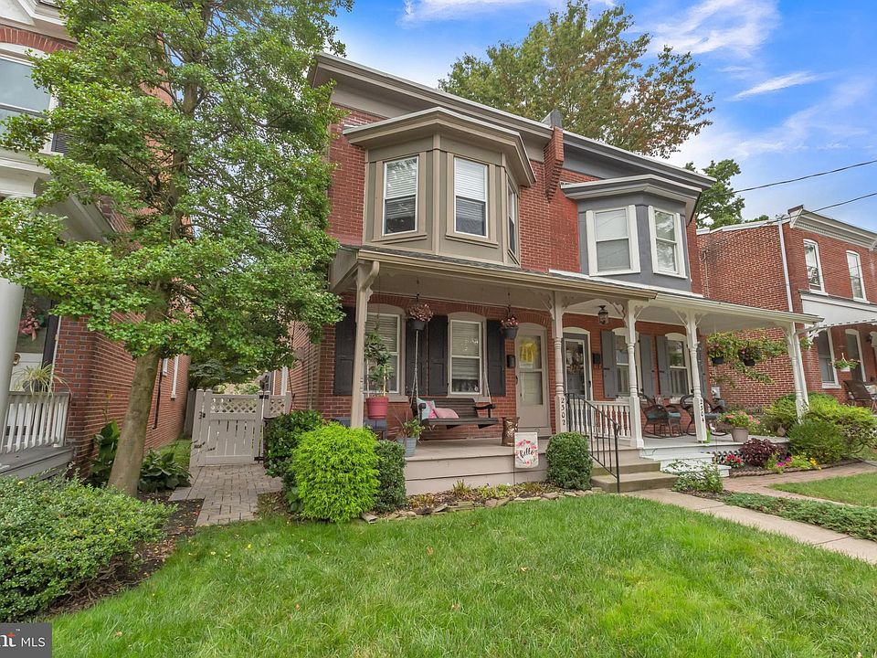 2nd image of 2302 W 18th St