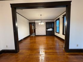 12 Barnes Ave, Worcester, MA
