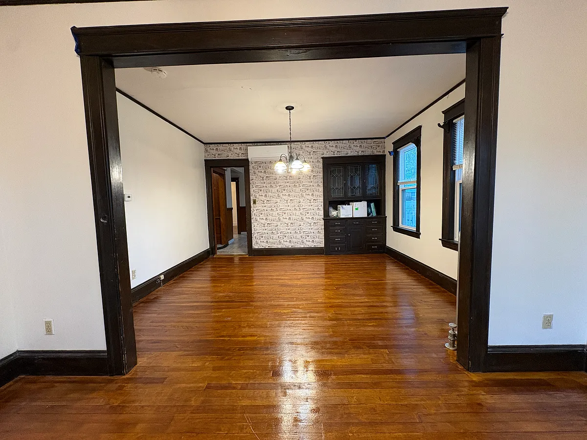 Building Photo - 12 Barnes Ave #1