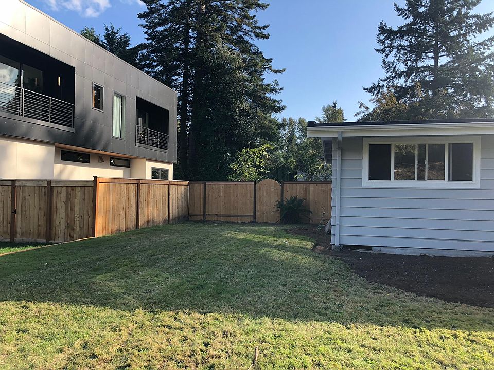 1st image of 10505 NE 21st Pl