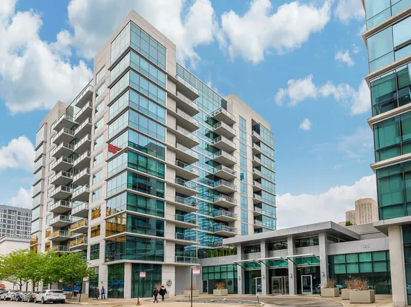 123 S Green St APT 710B, Chicago, IL 60607