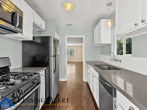 24385 Chestnut St, Newhall, CA 91321
