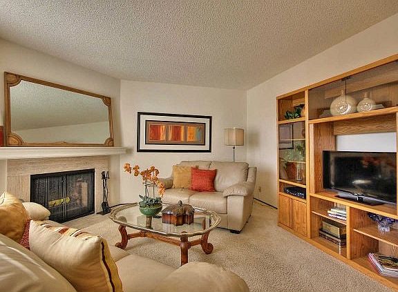 2nd image of 637 Stonegate Dr