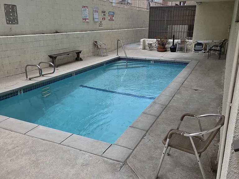 Laufer properties — Photo 21