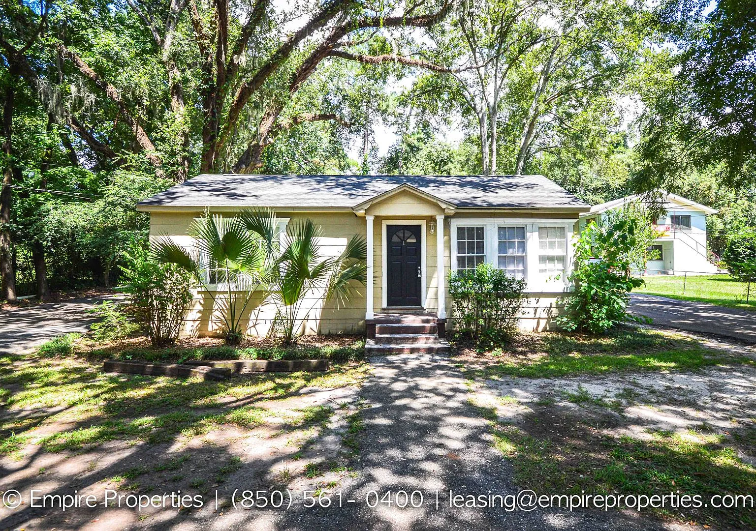 111 Columbia Dr — Photo 1