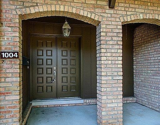 3rd image of 1004 Greenhills Dr