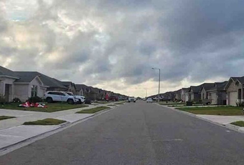 Exterior Neighborhood (street photo)