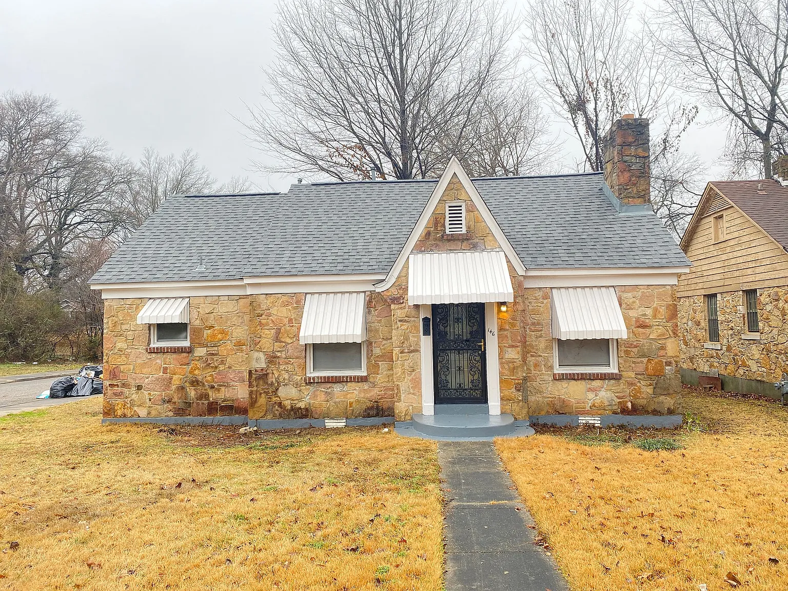 146 E Davant Ave — Photo 1