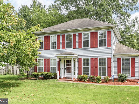 3rd image of 11705 Camelot Way