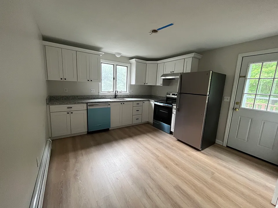 14 Matthew Dr #1