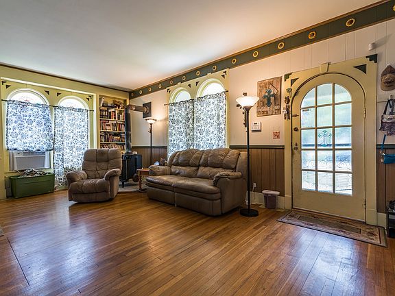 915WBond_MLS4of21.jpg
