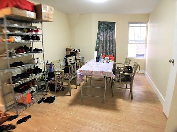 3rd image of 719 E 5th St Floor 2
