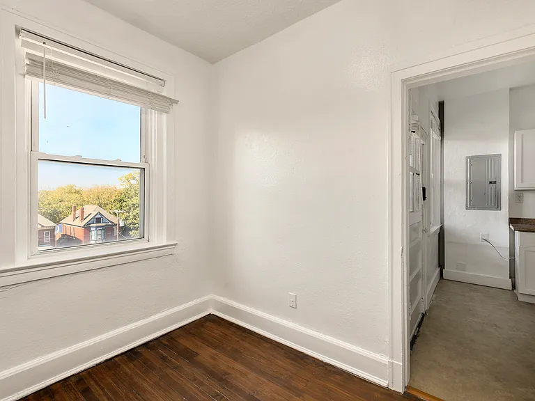 502 Gladstone Blvd #8 — Photo 19